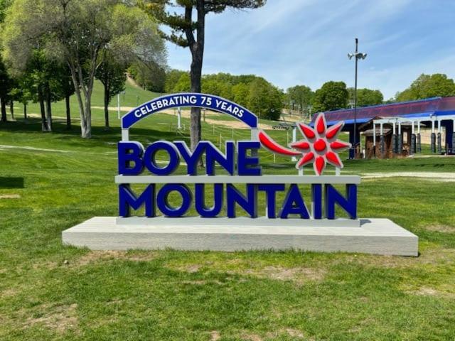 Boyne Mountain Condo -Sleeps 12 Boyne Falls 外观 照片